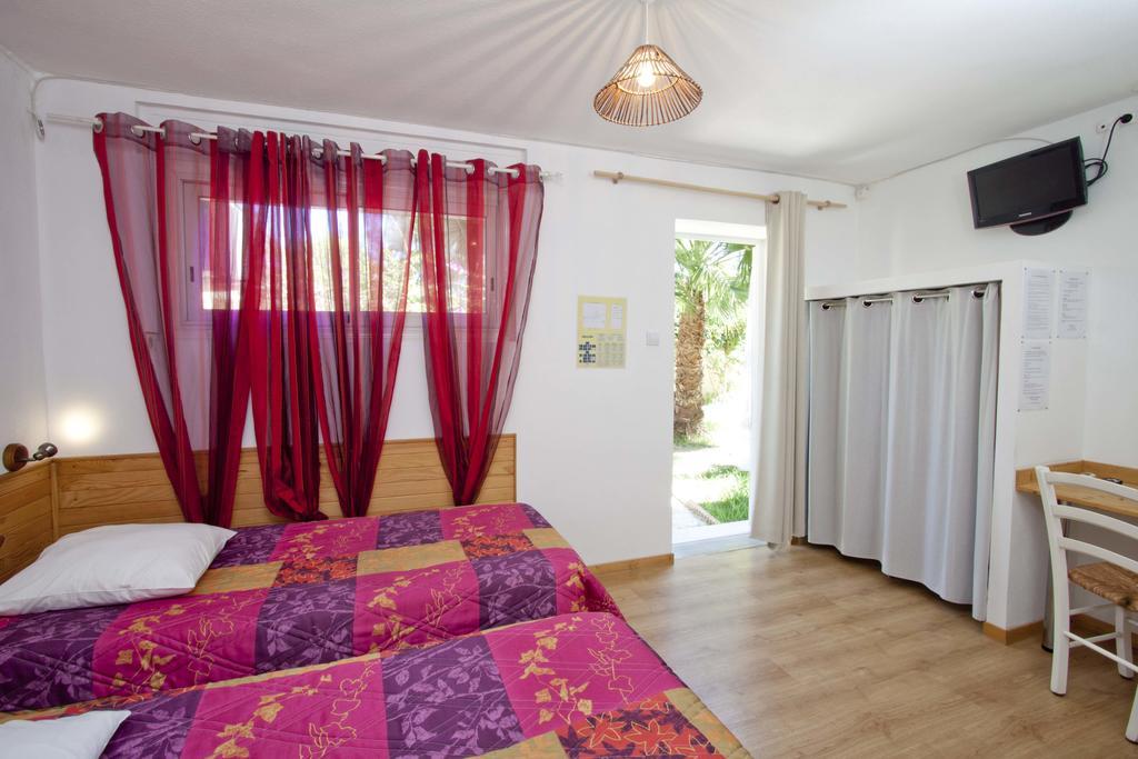 Hotel La Croix De Malte Ла-Сьйота Екстер'єр фото